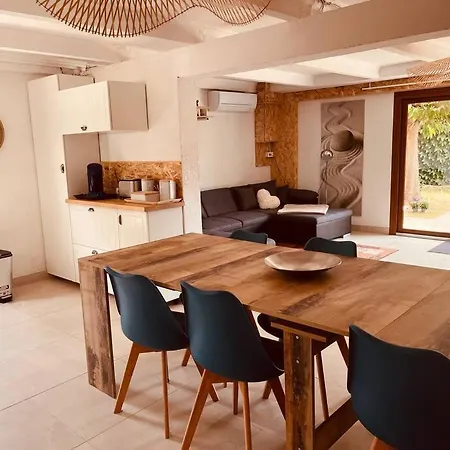 Individuelle Familiale 4 A 12 Couchages *